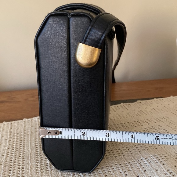Andre’ Vintage Black Faux Leather cross Body Bag Gold Hardware - Picture 10 of 12